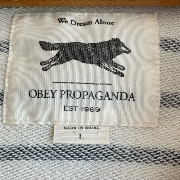 Obey Propaganda We Dream
Alone Hoodie Sweater Size Large - Picture 5 of 9